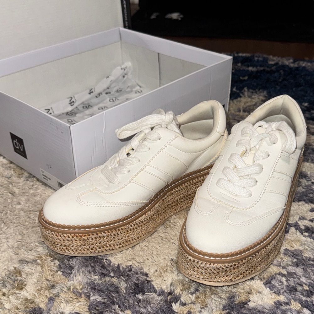Dolce Vita Barkley Women's White and Tan Platform Sneakers